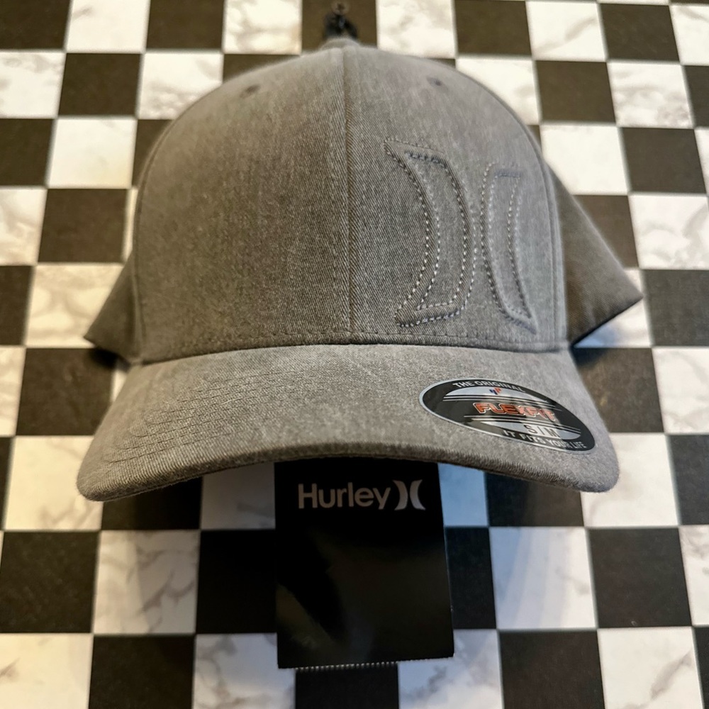 NWT Hurley Flexfit Hat, Grey Cap (Sm-M)
Brand: Hurley